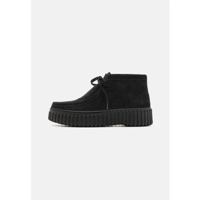 Image of Clarks Torhill MOSS Casual laceups, Women&#039;s, Size: 6.5, Black Suede