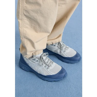 Image of Asics Sportstyle Gelventure 6 Shield Unisex Trainers, Size: 6, Grand shark/piedmont grey shoes