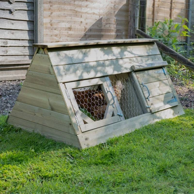 Image of 4&#039;5 x 2&#039;6 Forest Hedgerow Wooden Starter Small Chicken Coop (1.34m 0.77m)