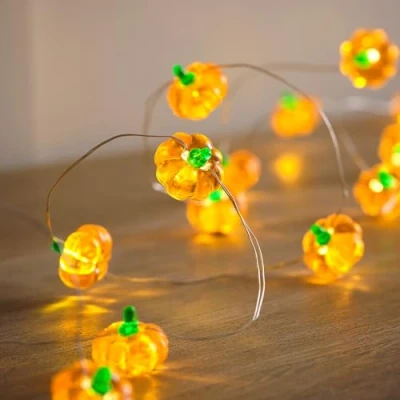 Image of Lights4fun Indoor 20 Warm White Micro LED Battery Operated Autumn Halloween Pumpkin String Fairy Lights with Timer 2m