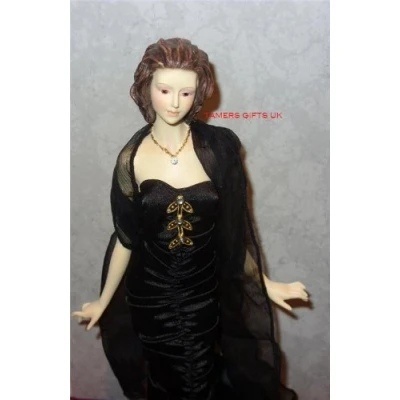 Image of LEONARDO Stunning Lady Figurine In Evening Dress Bnib desire
