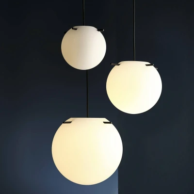 Image of FRANDSEN pendant light Koi, glass, white/black, Ø 19 cm