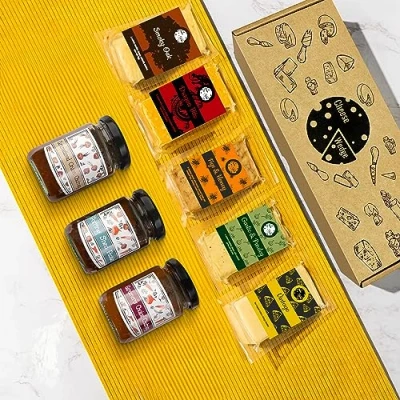 Image of Cheese &amp; Chutney Gift Hamper Award Winning Selection 5 Wedges 3 Chutneys