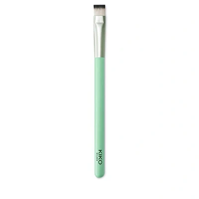 Image of KIKO Milano Smart Concealer brush 100 and eyeshadow with synthetic fibres