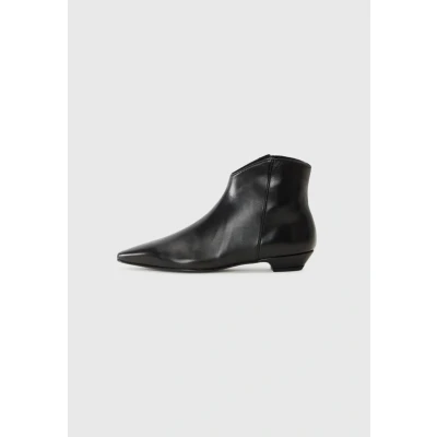 Image of Pretty Ballerinas Ankle boots, Women&#039;s, Size: 4, Black shoes