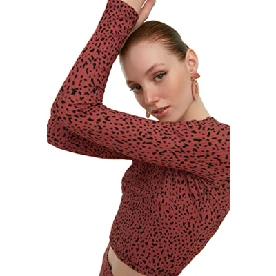 Image of Trendyol Women Slim fit Basic Crew Neck Knitted Blouse