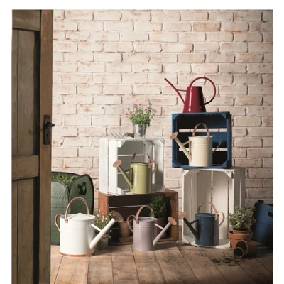 Image of Kent &amp; Stowe 9L Vintage Cream Watering Can