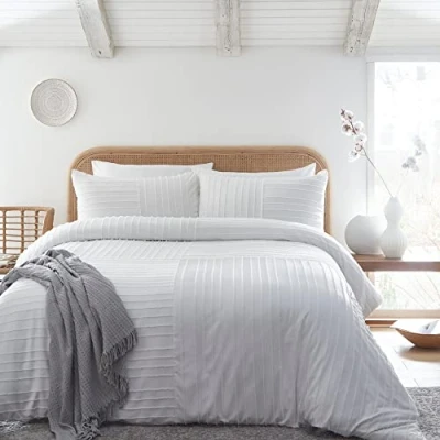 Image of Appletree Loft Newbury Tufted Duvet Cover Set Double Bed Size in White