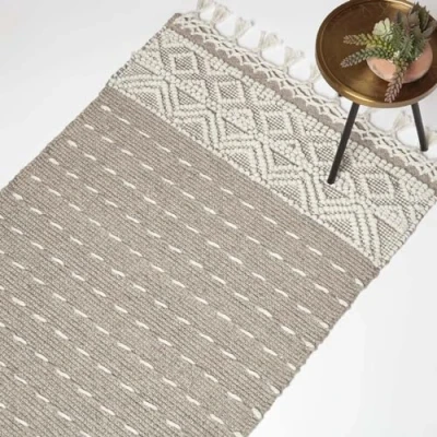 Image of HOMESCAPES Beige &amp; Natural Handwoven Kilim Rug 160 x 230 cm Wool Cotton Living Room Area ‘Patna’ with Traditional Textured Geometric Pattern Tassels