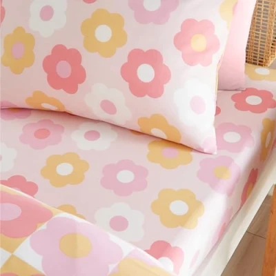 Image of Catherine Lansfield Retro Daisy Single Fitted Sheet Pink